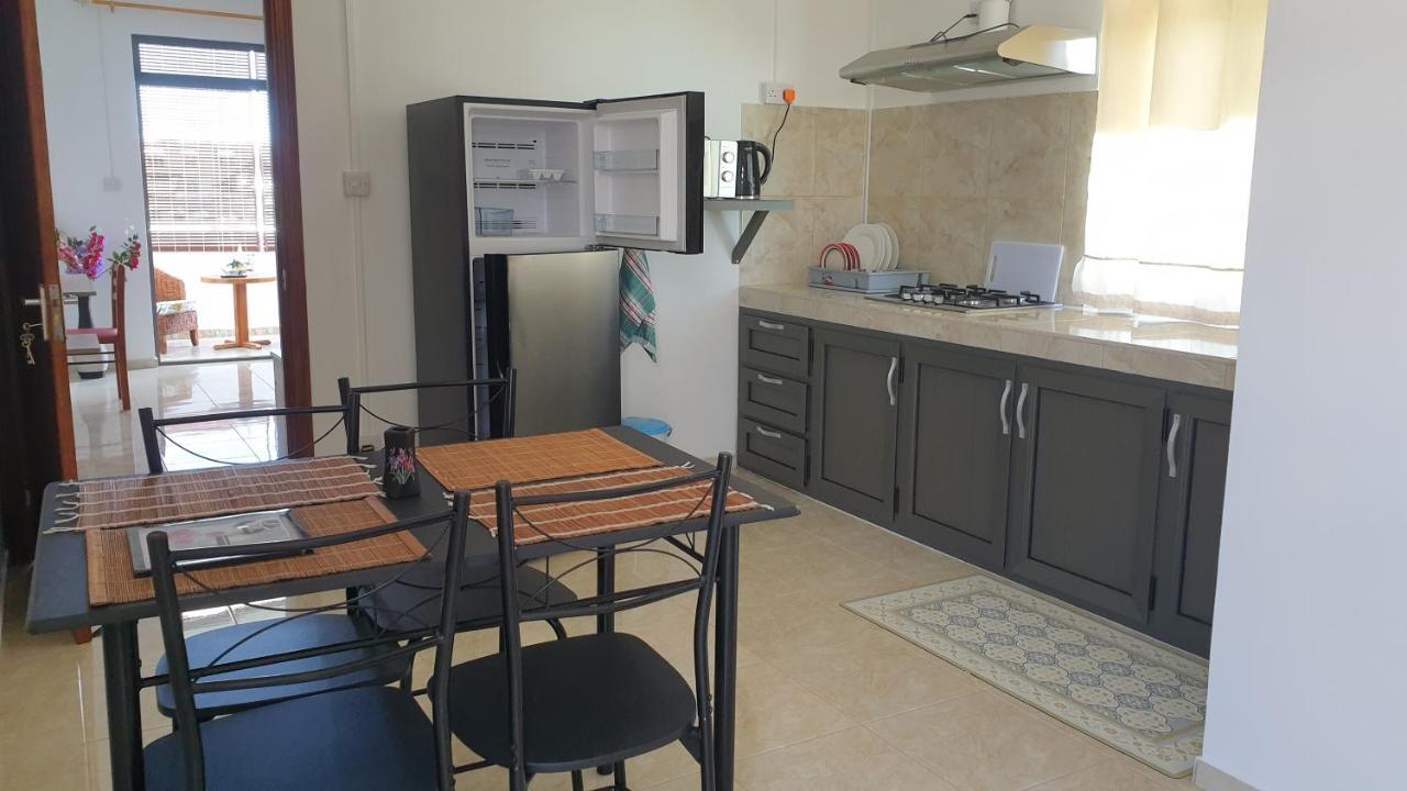 Chez Johnny Apartamento Grand Baie Exterior foto