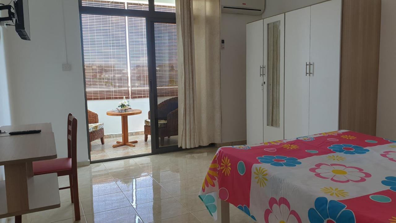 Chez Johnny Apartamento Grand Baie Exterior foto
